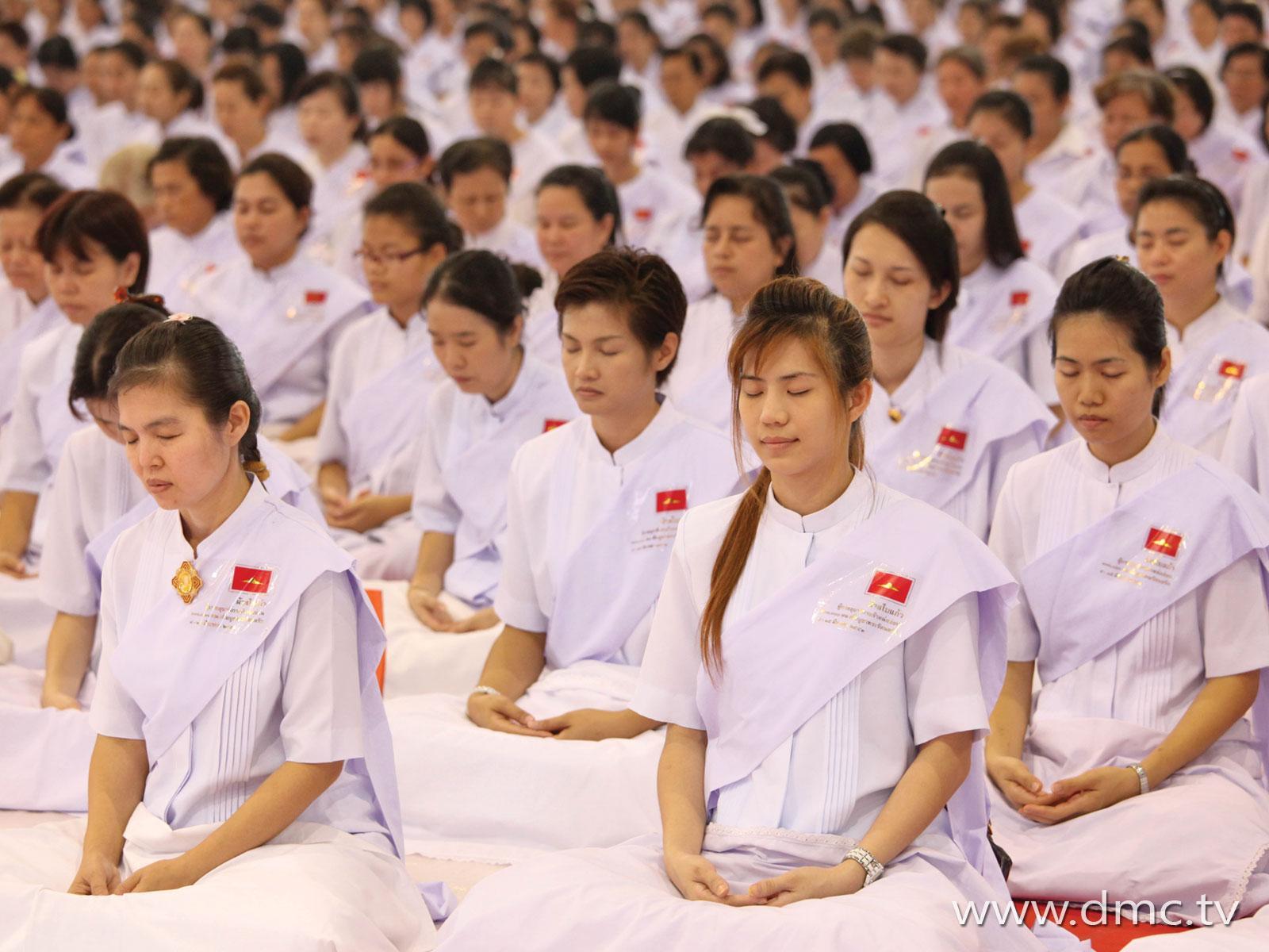 ภาพพื้นหลัง No.571:อุบาสิกาแก้ว 1 ล้านคน ธ.ค.53