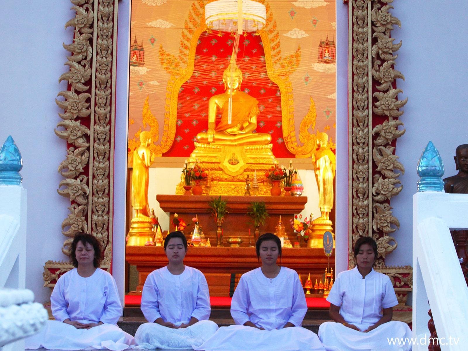 ภาพพื้นหลัง No.618:อุบาสิกาแก้ว 1 ล้านคน ธ.ค.53