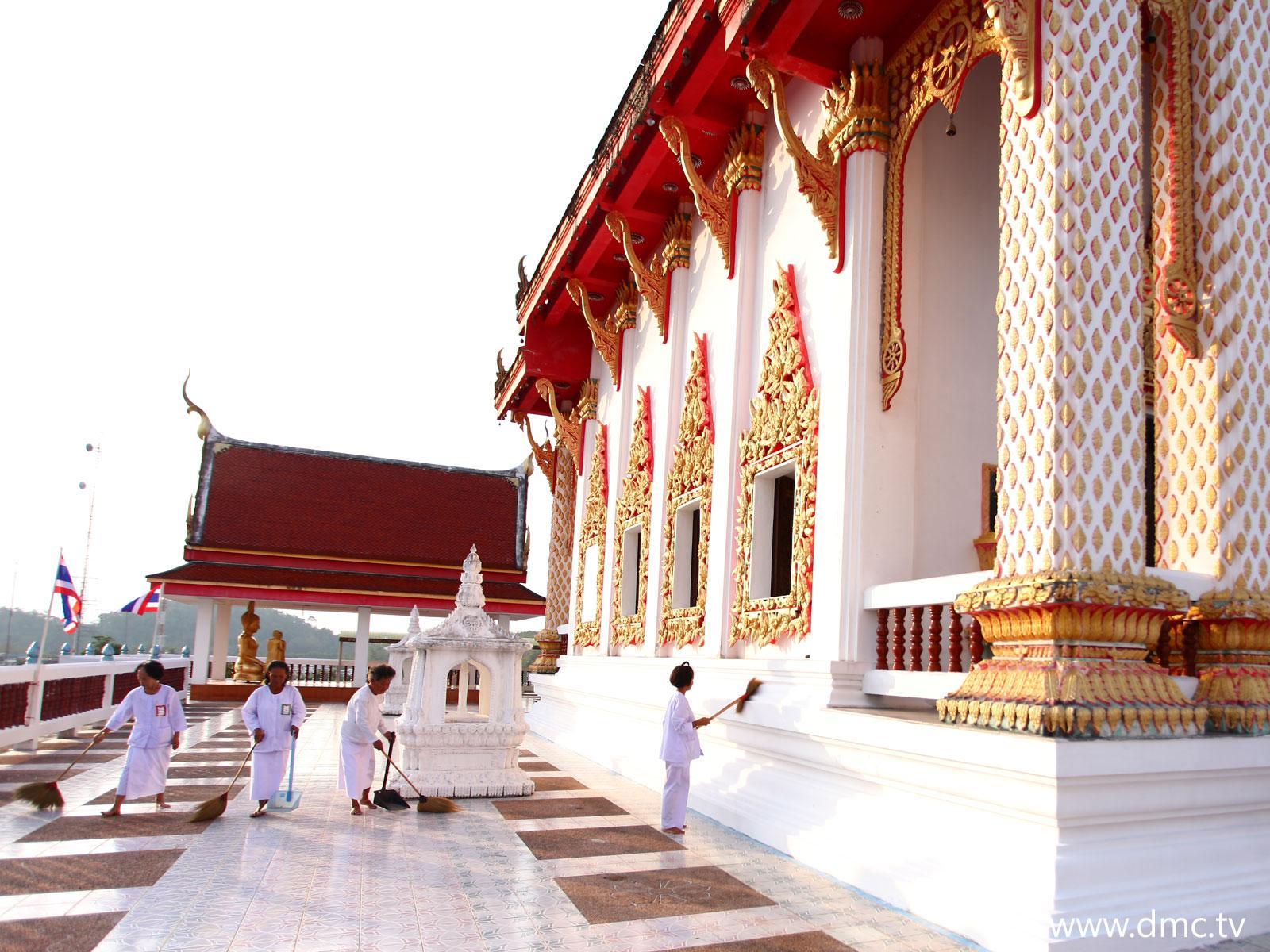 ภาพพื้นหลัง No.643:อุบาสิกาแก้ว 1 ล้านคน ธ.ค.53