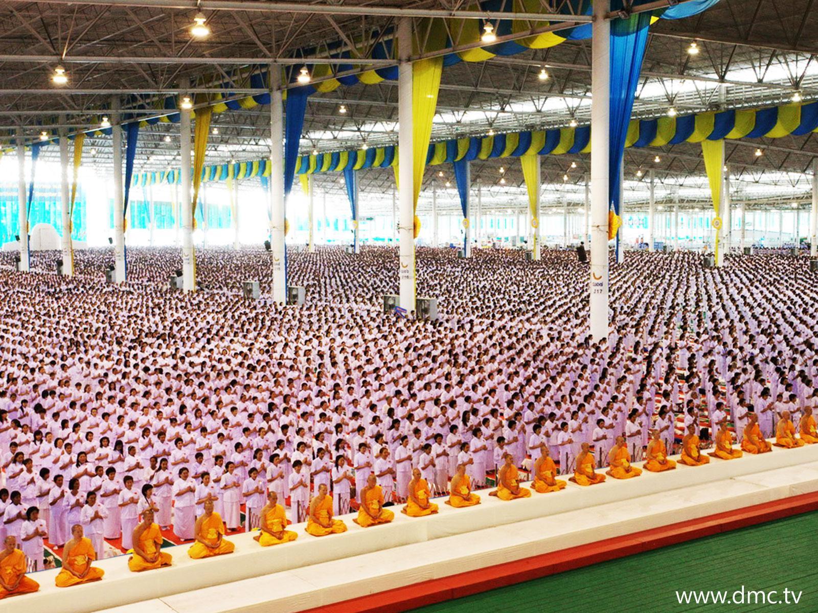 ภาพพื้นหลัง No.644:อุบาสิกาแก้ว 1 ล้านคน ธ.ค.53