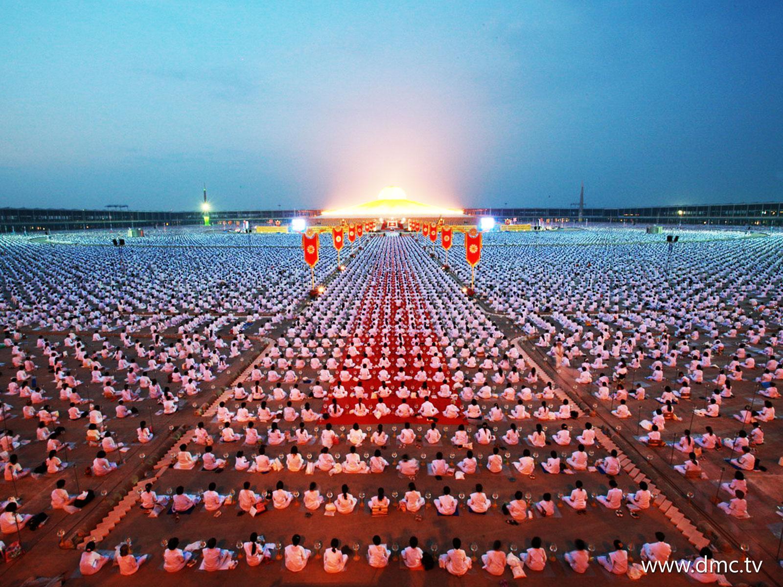 ภาพพื้นหลัง No.657:อุบาสิกาแก้ว 1 ล้านคน ธ.ค.53