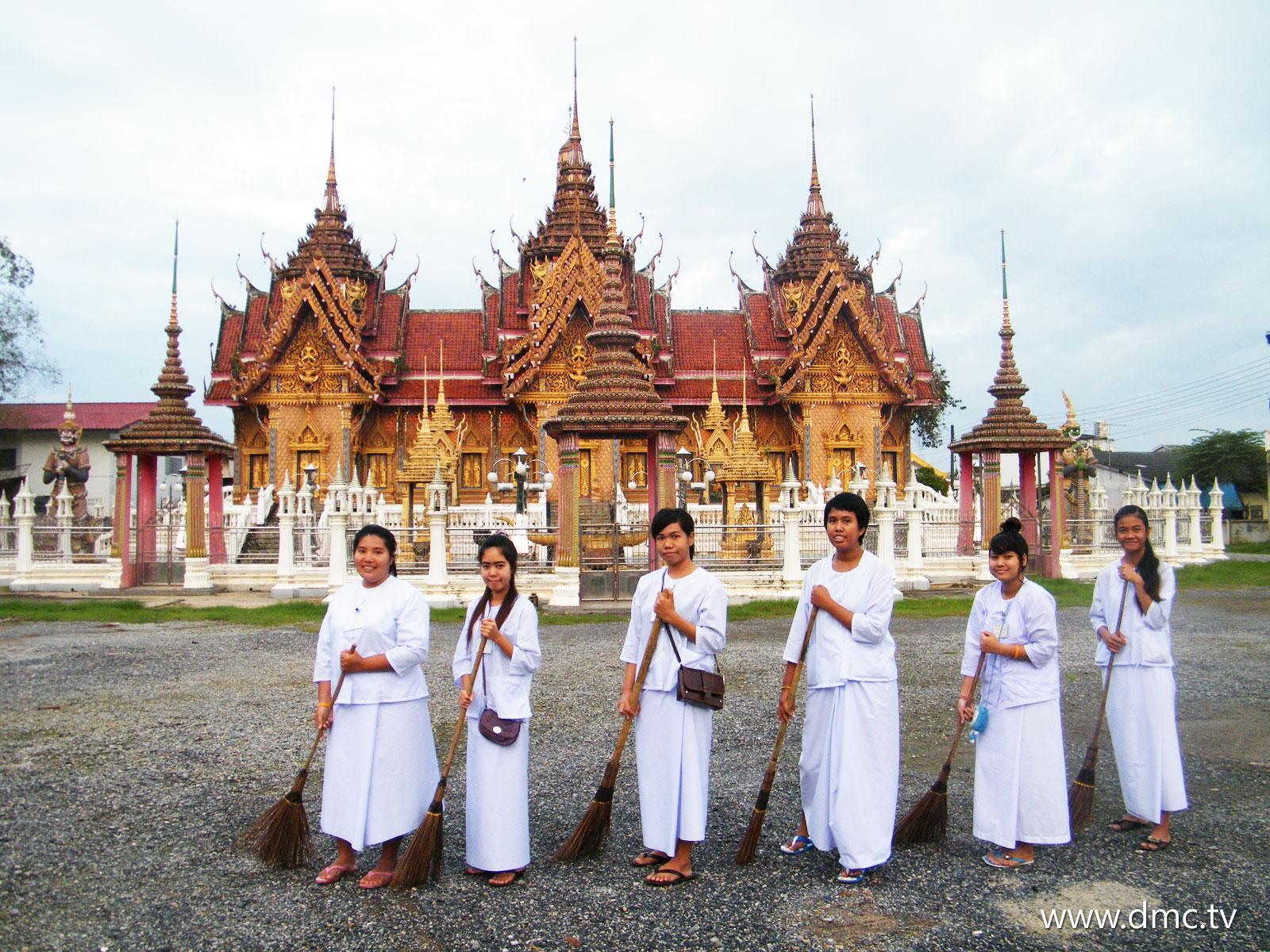 ภาพพื้นหลัง No.670:อุบาสิกาแก้ว 1 ล้านคน ธ.ค.53