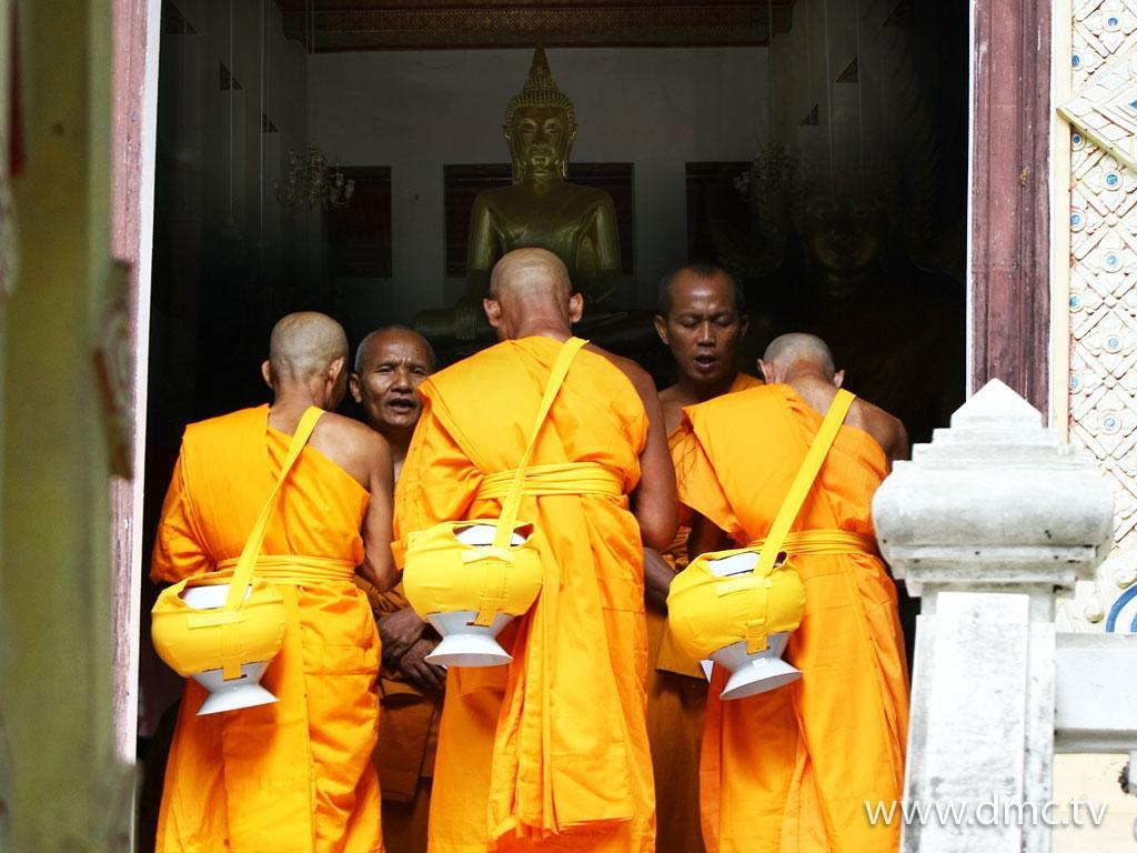 ภาพพื้นหลัง No.734:โครงการบวชพระแสนรูปทุกหมู่บ้านทั่วไทย