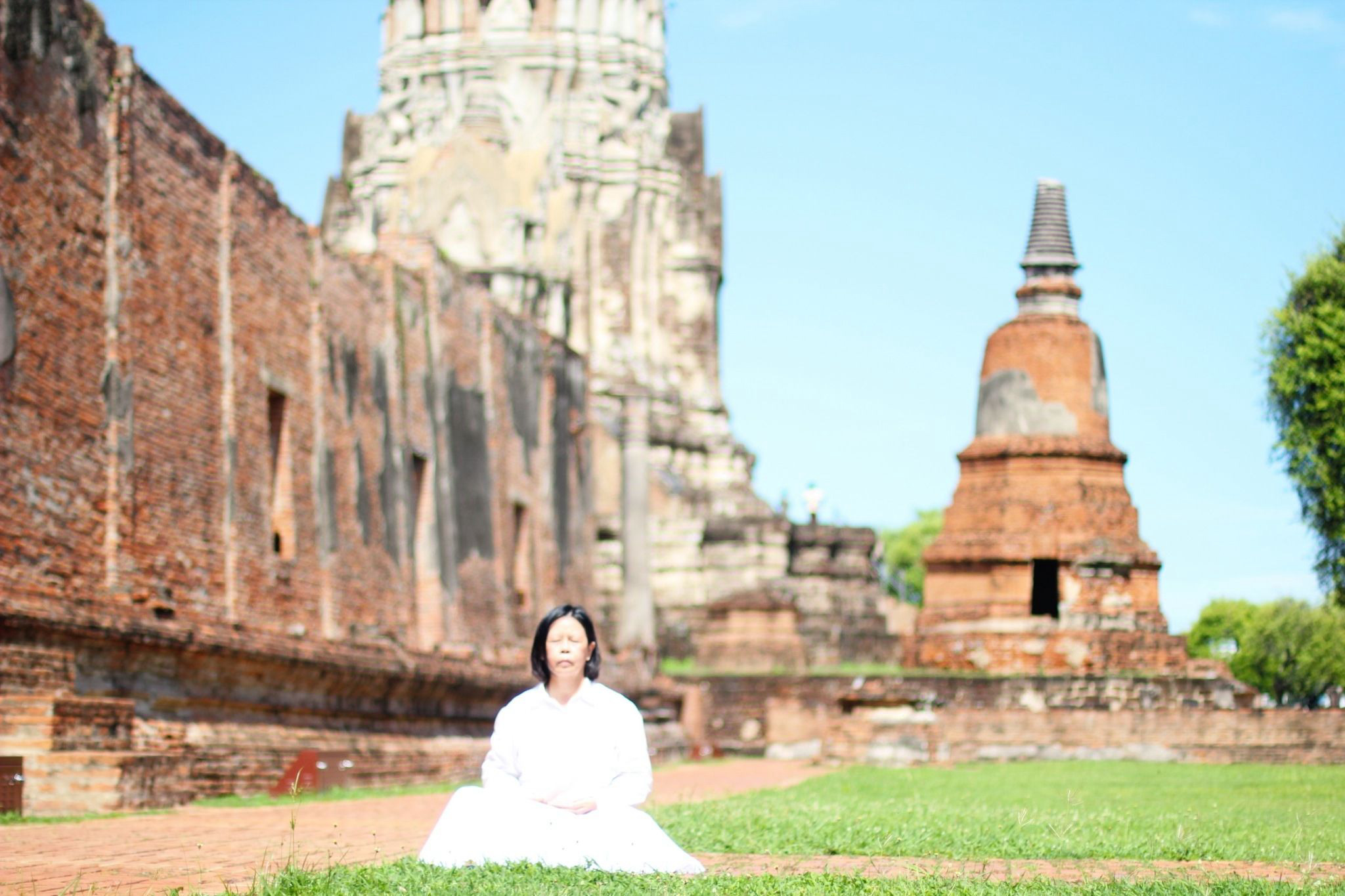 การฝึกสมาธิที่วัดโบราณในประเทศไทย