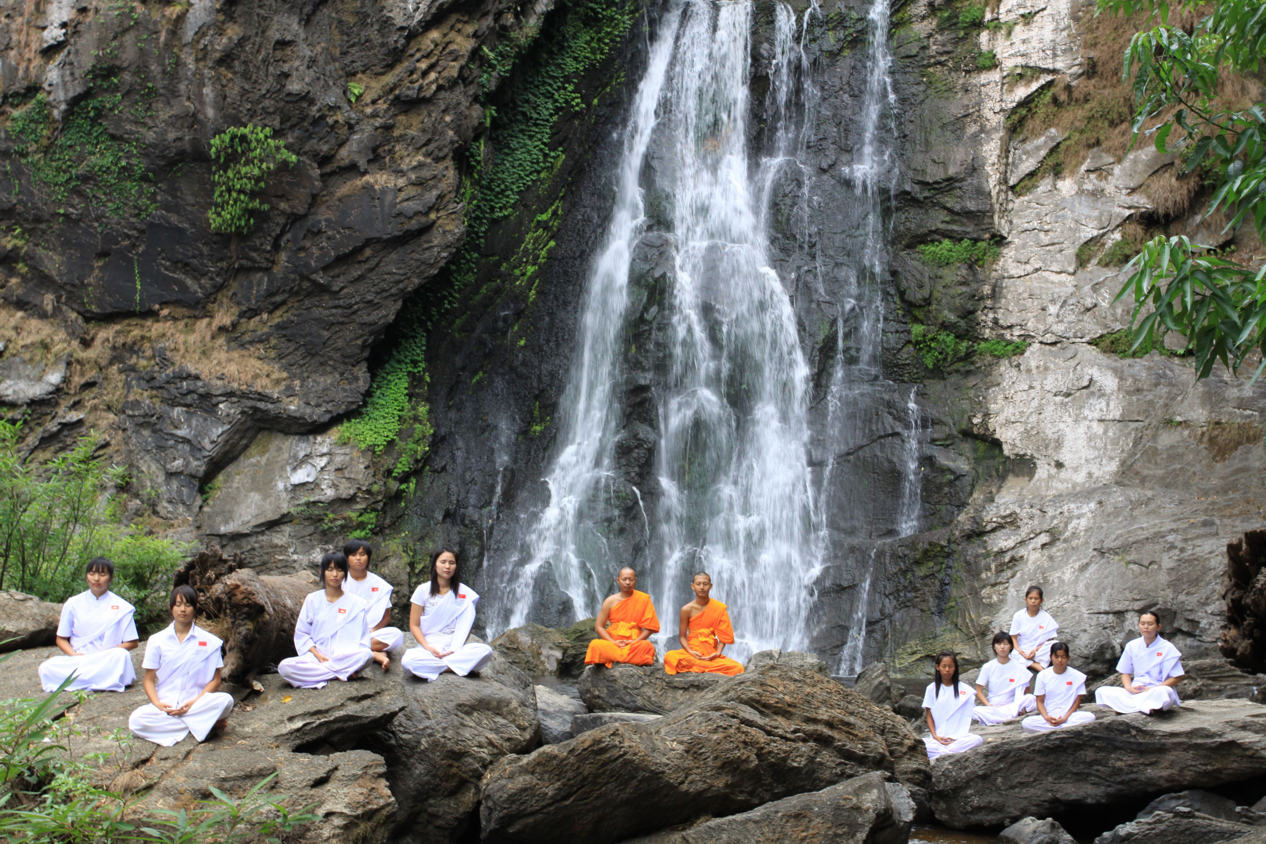 การทำสมาธิท่ามกลางธรรมชาติ