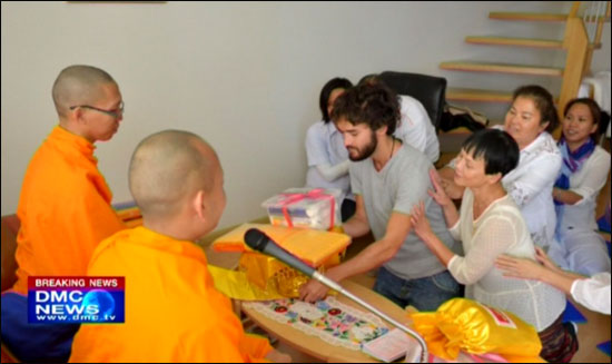 ถวายปัจจัยไทยธรรม