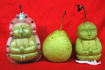 Chinese Farmer Breeds Divine-Looking Pear