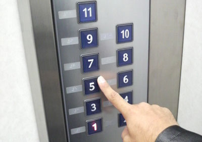 ในลิฟท์ "คุณคะไปชั้นไหนค่ะ" "ชั้น"รัก"พ่อ" ค่ะ ^0^555+