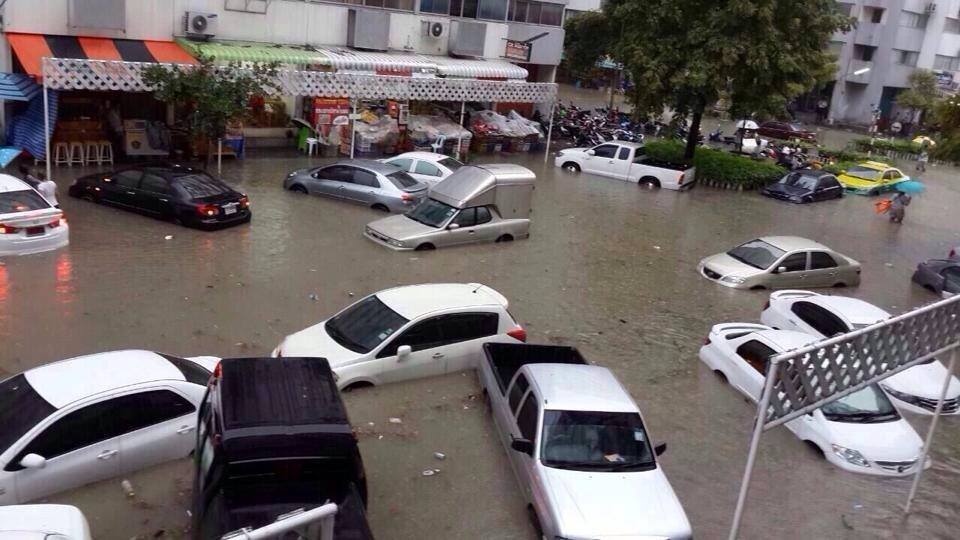  น้ำท่วมเมืองทองธานี