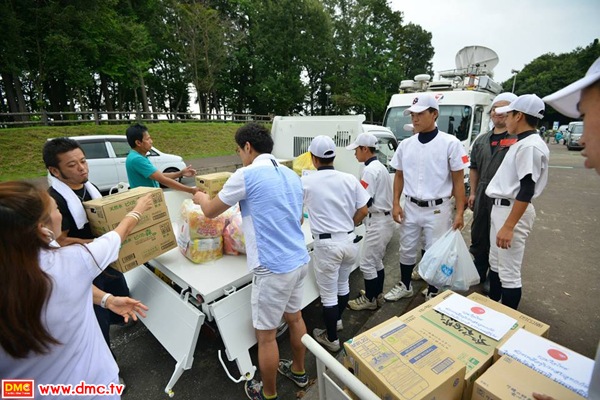 วัดพระธรรมกายส่งเครื่องอุปโภคบริโภคช่วยผู้ประสบภัยน้ำท่วมในประเทศญี่ปุ่น