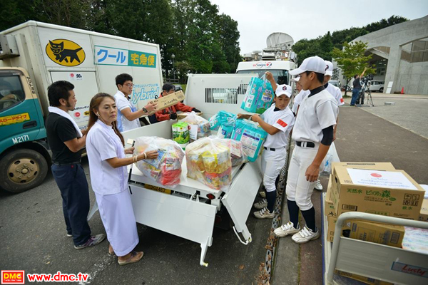 วัดพระธรรมกายส่งเครื่องอุปโภคบริโภคช่วยผู้ประสบภัยน้ำท่วมในประเทศญี่ปุ่น