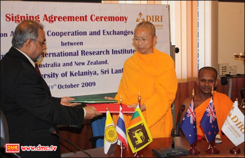 ลงนามเซ็นสัญญาเพื่อความร่วมมือทางวิชาการพระพุทธศาสนา กับมหาวิทยาลัยเคลานีย่า ประเทศศรีลังกา ในวันที่ 10 ตุลาคม พ.ศ.2552