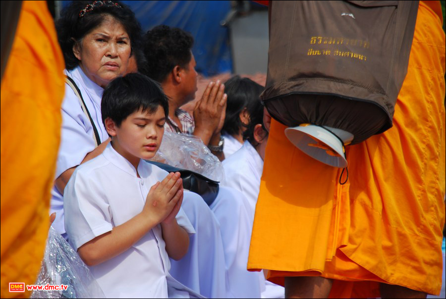 การเดินธุดงค์เป็นอีกวิธีหนึ่งที่ช่วยปลูกฝังเยาวชนให้มีศรัทธาในพระพุทธศาสนามากยิ่งขึ้น