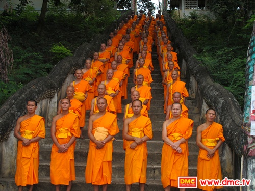 พระแสนรูปเข้าพรรษา