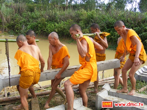 พระแสนรูปเข้าพรรษา