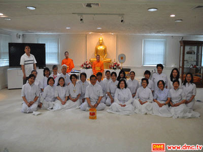 ถ่ายภาพร่วมกันได้บุญใจใส