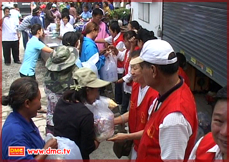 มูลนิธิธรรมกายช่วยเหลือผู้ประสบภัยน้ำท่วม สุพรรณบุรี