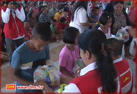 มูลนิธิธรรมกายช่วยเหลือผู้ประสบภัยน้ำท่วม จ.อยุธยา มูลนิธิธรรมกายช่วยเหลือผู้ประสบภัยน้ำท่วม จ.อยุธยา