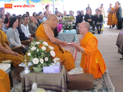 ทอดผ้าป่าบูชาธรรมพระเดชพระคุณหลวงพ่อ