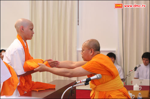 พิธีบรรพชาสามเณร วัดพระธรรมกายนิวเจอร์ซี่