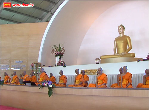 พระศุภโชค สุภคฺโค ประธานสงฆ์ ได้นำสาธุชนสวดมนต์ และนั่งสมาธิปฏิบัติธรรม พระศุภโชค สุภคฺโค ประธานสงฆ์ ได้นำสาธุชนสวดมนต์ และนั่งสมาธิปฏิบัติธรรม