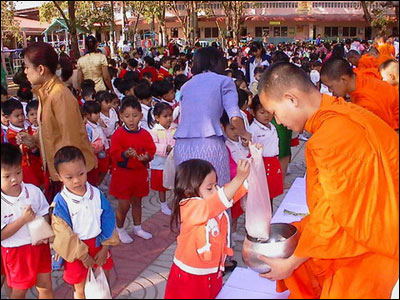 How To Raise Children To Be Smart Both In The Way of The World And In The Way of The Dhamma