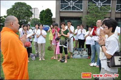 ศูนย์ปฏิบัติธรรมกัวลาลัมเปอร์  จัดให้มีพิธีปล่อยสัตว์ปล่อยปลาและนก ณ สระน้ำของ mine รีสอร์ทกว่าร้อยกิโล  