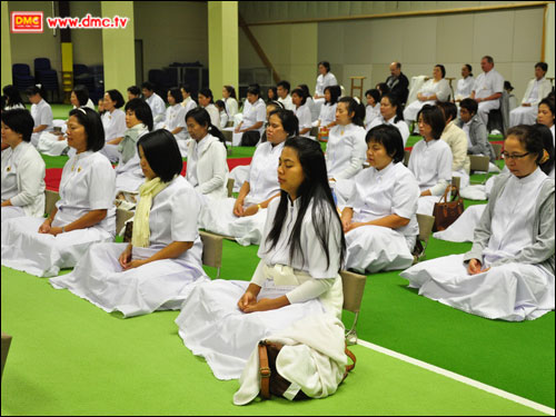 ร่วมกันประกอบพิธีบูชาข้าวพระและปฏิบัติธรรมพร้อมกันทั่วโลก