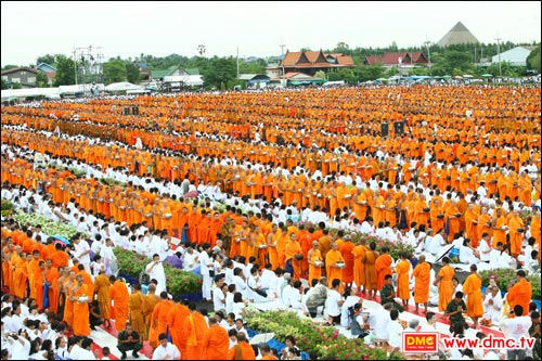 โครงการตักบาตรพระ 1 ล้านรูป 77 จังหวัด ทุกวัดทั่วไทย