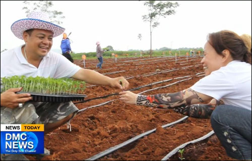 สาธุชนที่มาร่วมพิธีกรรมในครั้งนี้ต่างกล่าวว่าปลื้มปิติในบุญเป็นอย่างมาก