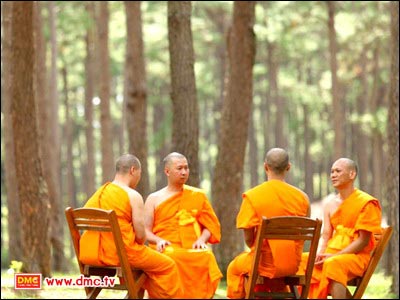 The person speaking about Dhamma must be able to communicate effectively with the group.