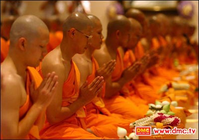 A true monk must be peaceful in action