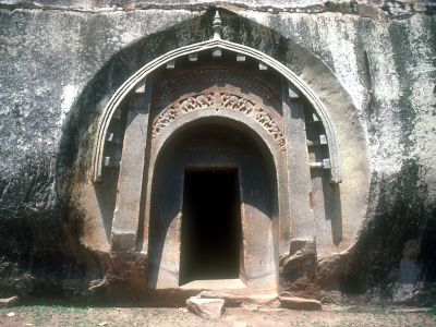 ค้นพบถ้ำทางพระพุทธศาสนาหลายแห่งถูกทิ้งร้างในเมืองจาฮานาบัด