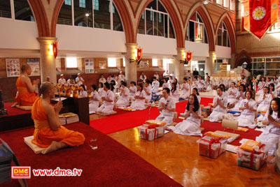 ปฏิบัติธรรมช่วงเช้า