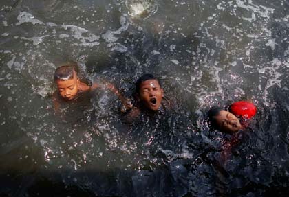 น้ำท่วมกับเด็กไทย